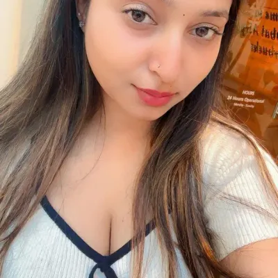 Avni Patel, escort gallery photo in UB City