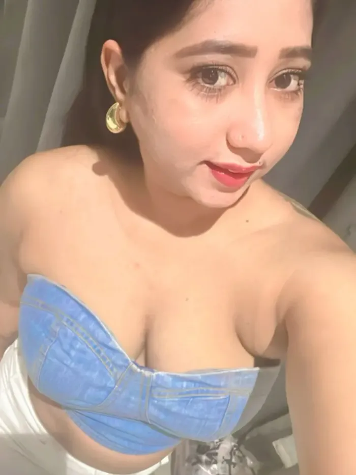 Kaira Bose, verified companion in MG Road